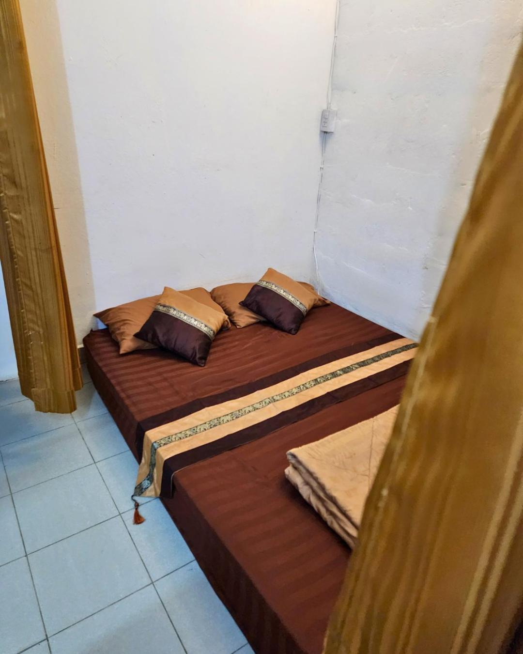 Hug Glur House Tour And Hostel (Adults Only) Chiang Mai Eksteriør bilde